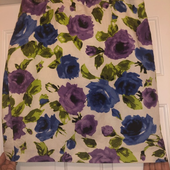 Two floral skirts - Picture 3 of 4